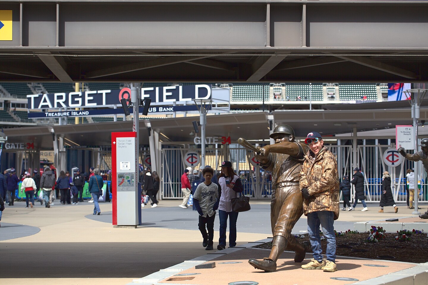 Cole's Choice Foundation outing at Target Field, Minneapolis